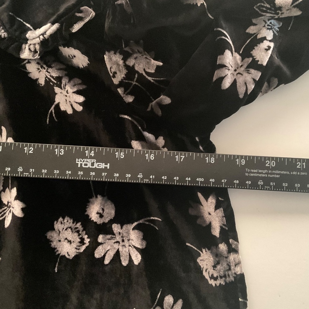 Pilcro Keira Velvet Blouse Sz M Black Floral Dark Romantic Victorian Boho Whimsi - Picture 6 of 13